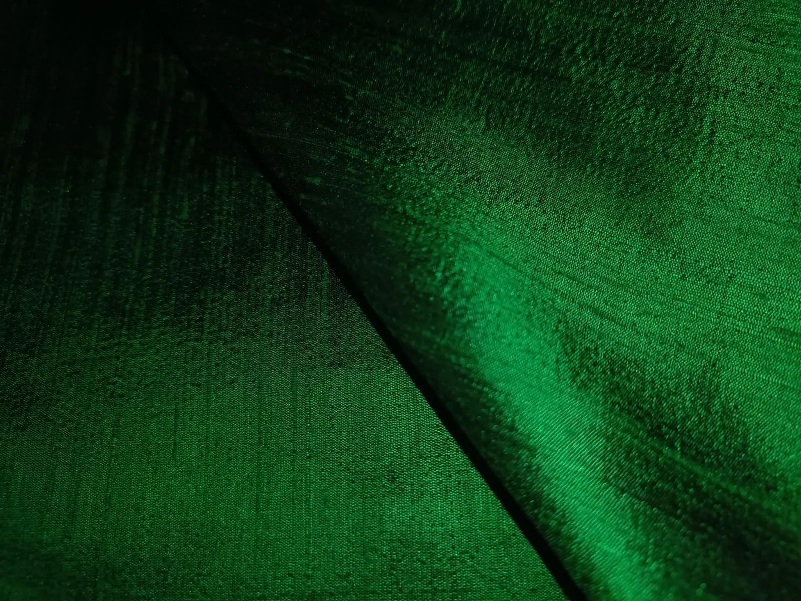 100% PURE SILK DUPIONI FABRIC EMERALD GREEN COLOR 54" WIED WITH SLUBS*MMB2[1]