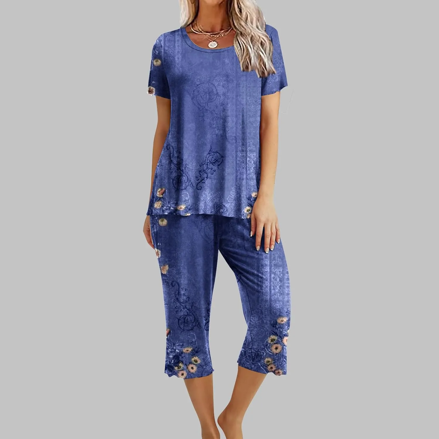 Capri Pajama Sets for Women Plus Size Floral Print Soft Sleepwear Short Sleeve Tops & Pants 2 Piece Lounge Set
