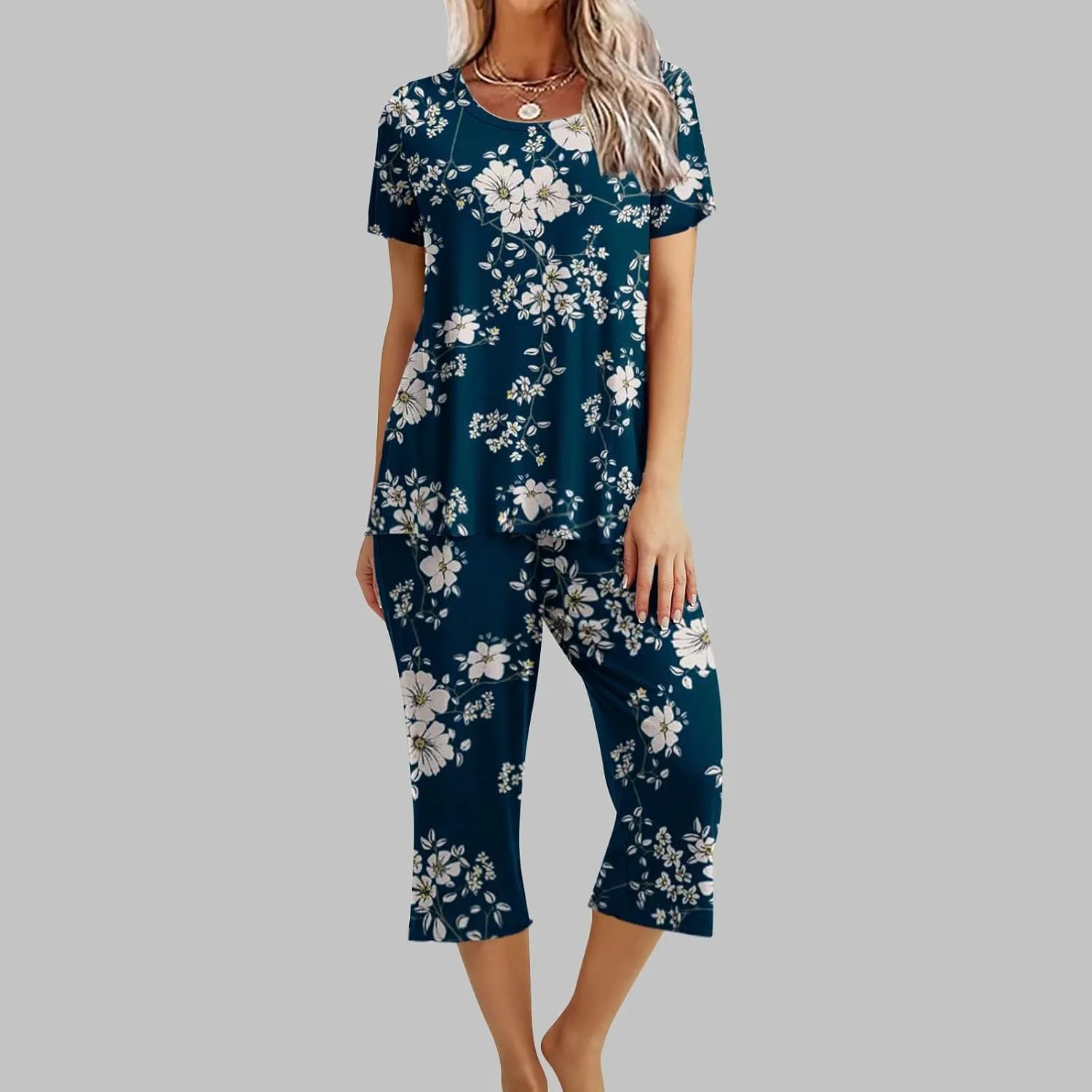 Capri Pajamas for Women Set Cotton Soft Pajamas Summer Short Sleeve Pajamas Top And Bottom Lounge Set with Pockets
