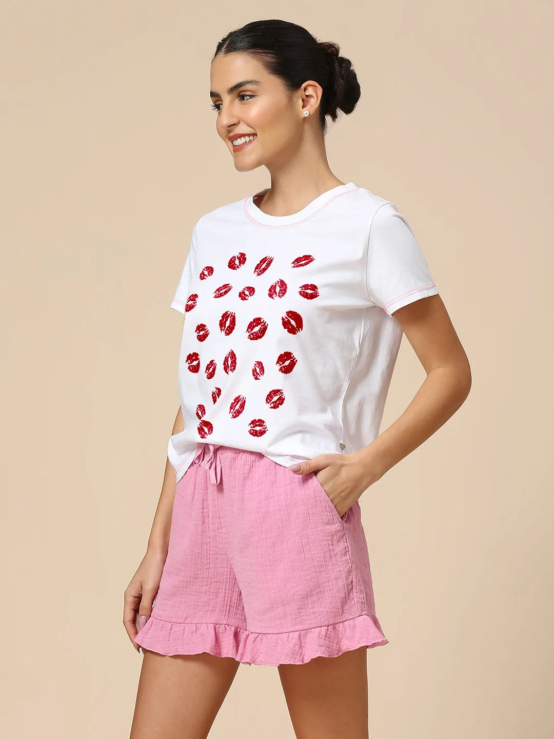 CRINKLE DOUBLE CREPE COTTON RUFFLED HEM SHORTS & "KISSES" PRINTED TEE SET