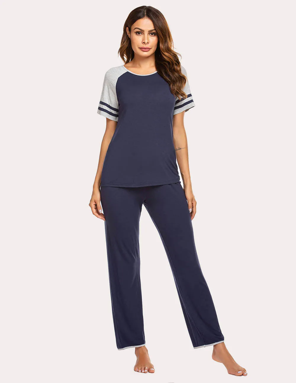 Ekouaer Fashionable Pajama Set (US Only)