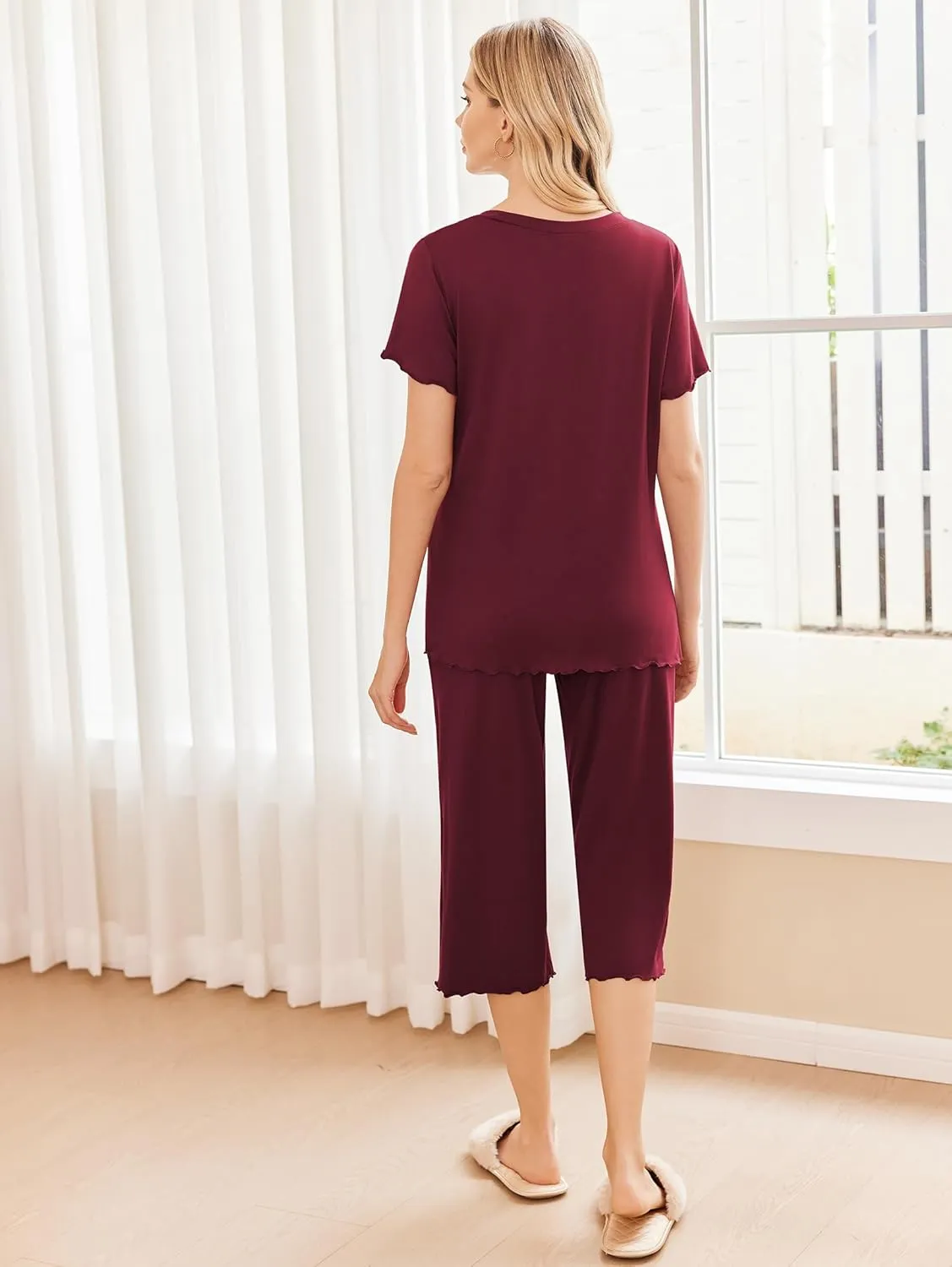 Ekouaer Women's Pajamas Set Short Sleeve Top With Capri Pants Pjs 2 PIece Lounge & Sleepwear Set S-XXL