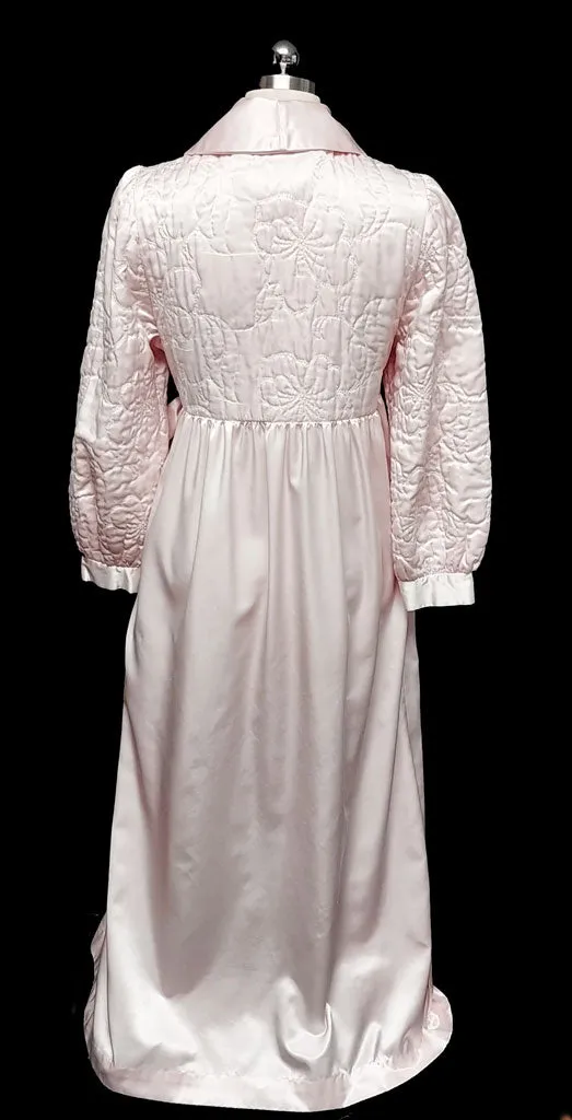 GLAMOROUS VINTAGE KOMAR QUILTED GLEAMING SATIN BRIDAL TROUSSESU ROBE DRESSING GOWN WITH LARGE BOW IN PINK SHIMMER - WOULD MAKE A WONDERFUL BIRTHDAY OR CHRISTMAS PRESENT!