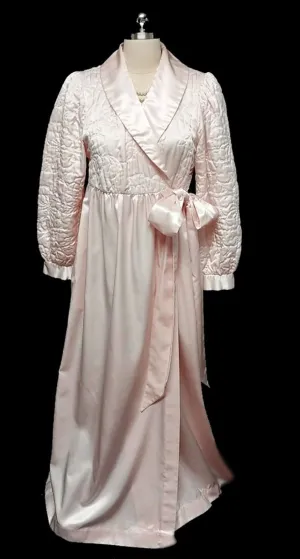 GLAMOROUS VINTAGE KOMAR QUILTED GLEAMING SATIN BRIDAL TROUSSESU ROBE DRESSING GOWN WITH LARGE BOW IN PINK SHIMMER - WOULD MAKE A WONDERFUL BIRTHDAY OR CHRISTMAS PRESENT!