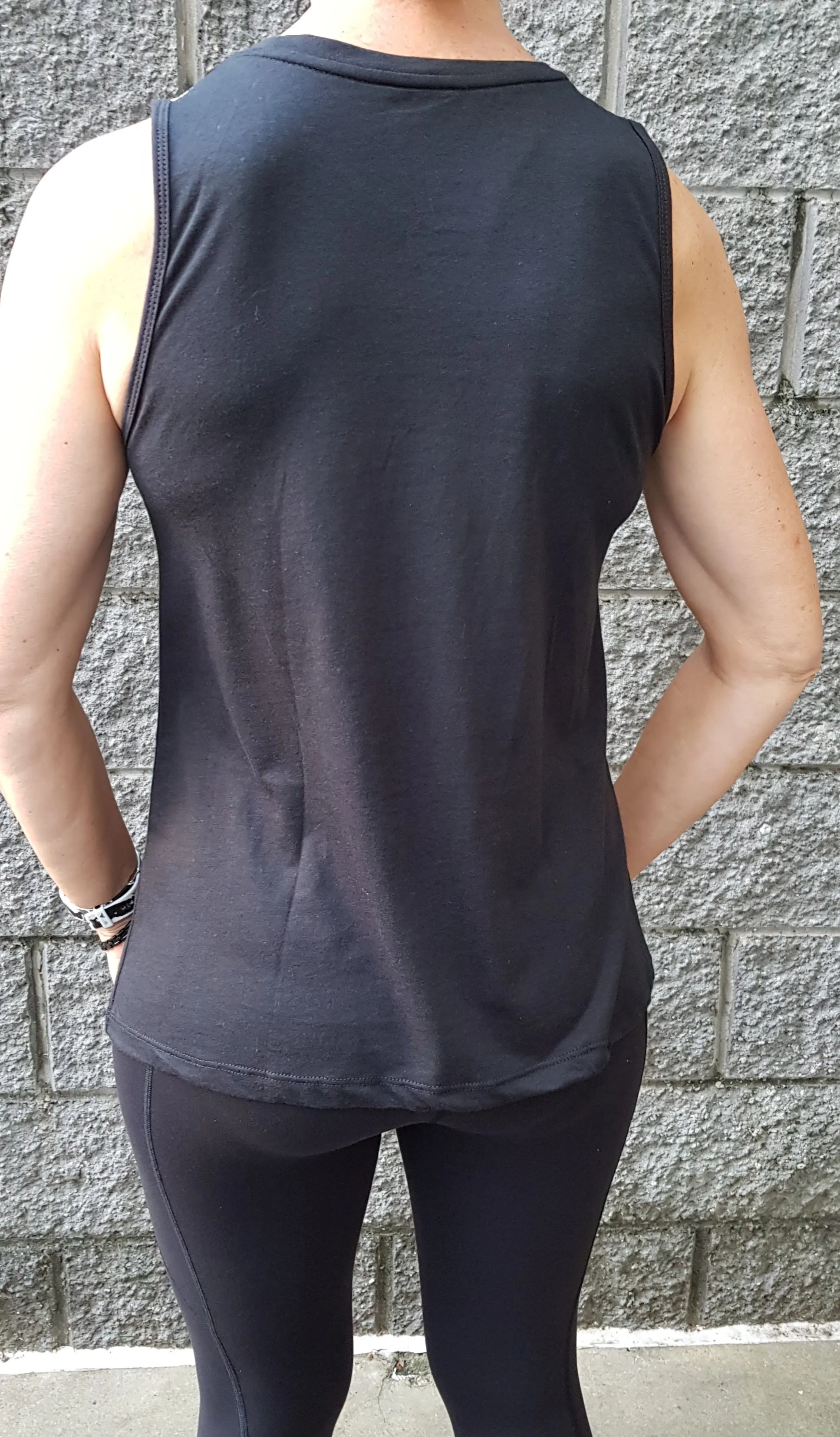 Gmaxx Double Mesh Tank. Black and White.