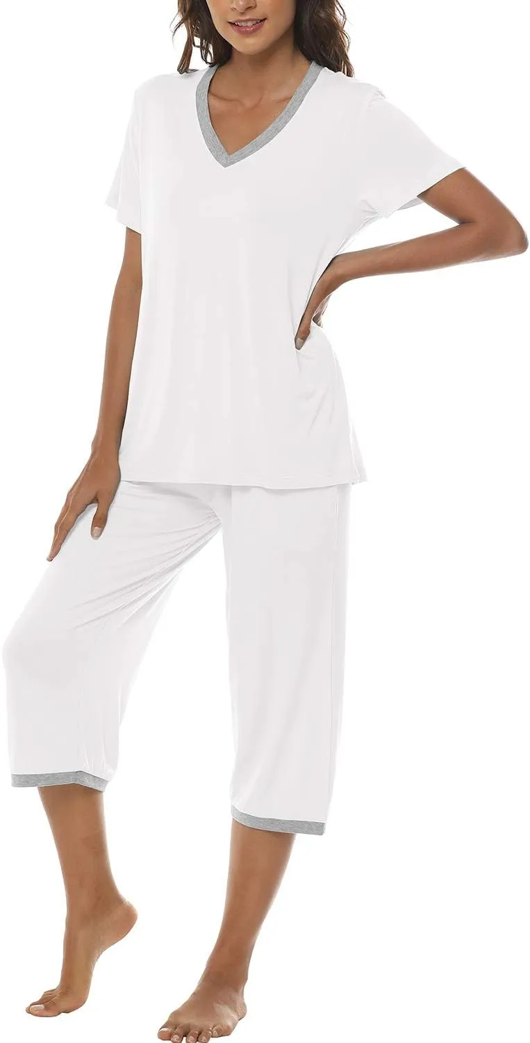 JINSHI Women's Pajamas Set Short Sleeve Top and Capri Pants Lightweight Sleepwear Comfy Pjs Lounge Set with Pockets