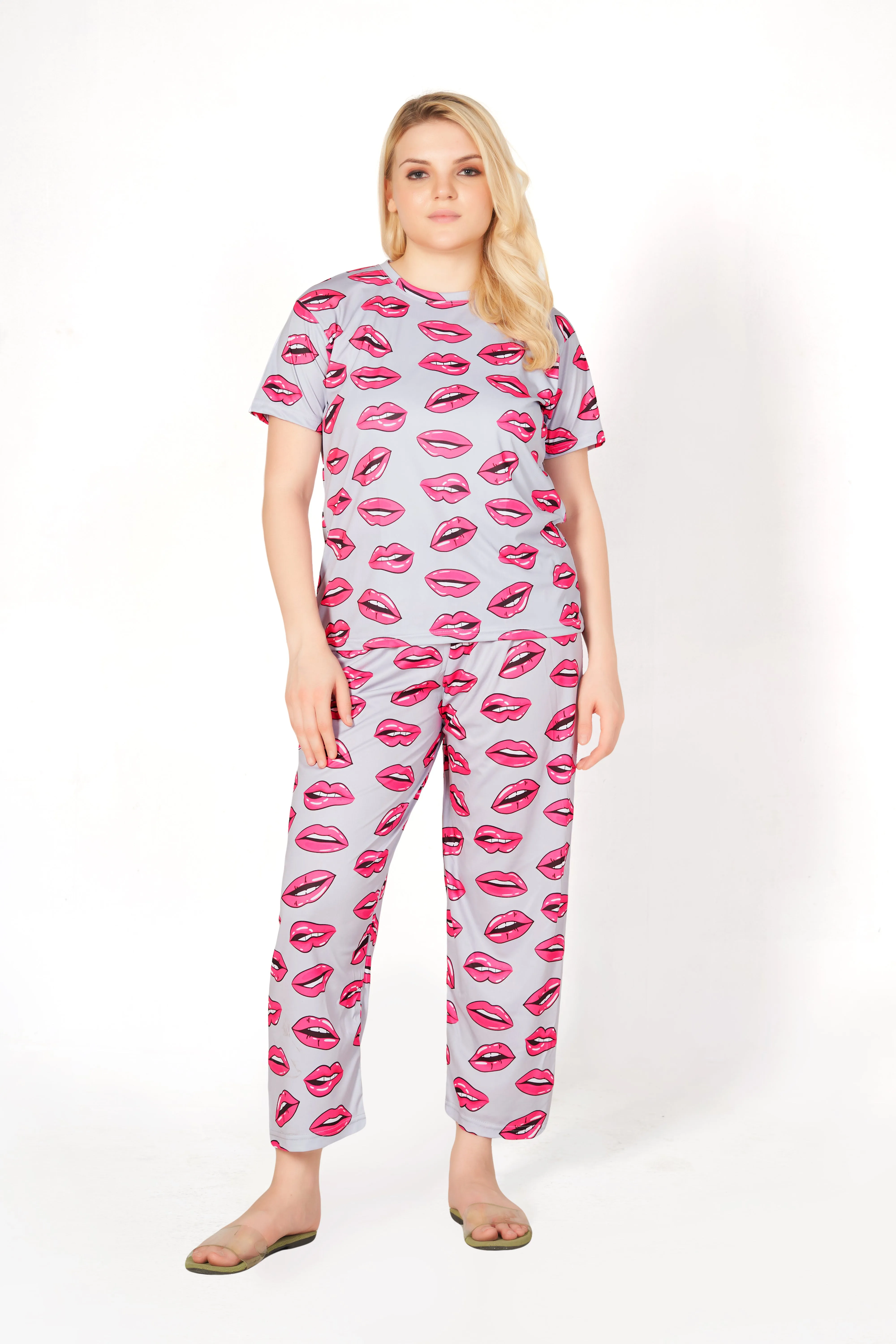 Kiss Kiss Print T-shirt And Long Pajama Set