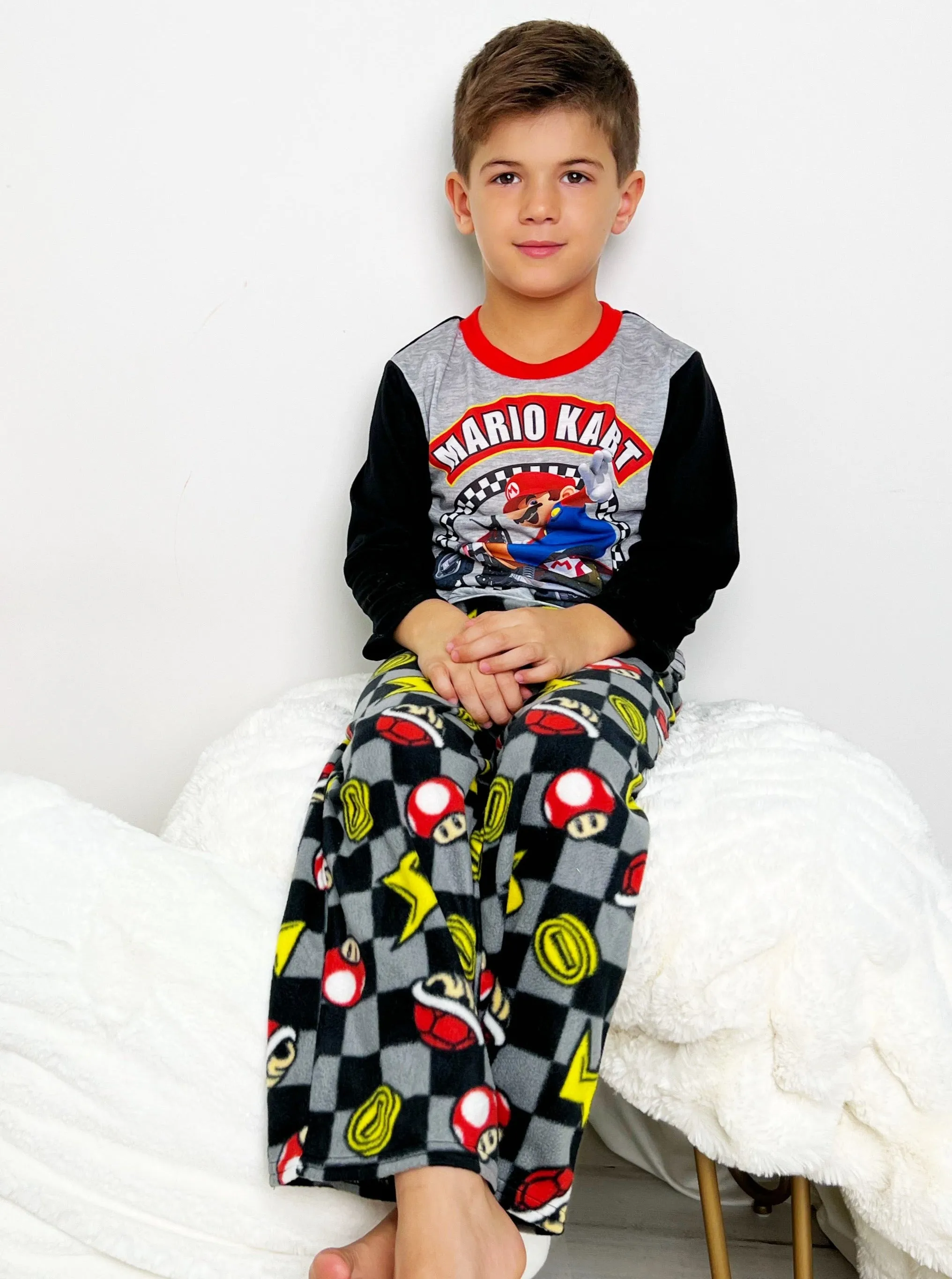 Super Mario Boys' 2 Piece Pajama Set, Fleece Pants